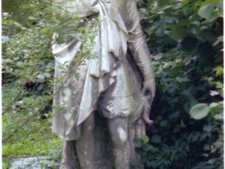 Standbeeld in Mechelen. Louis-Guillaume Grootaerts ontwierp dit beeld voor een galerij in Mechelen in 1869. Het beeld is in Franse steen en heeft een hoogte van 2m10